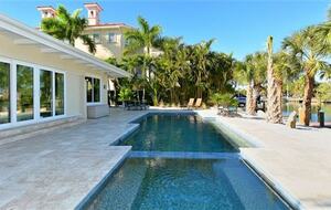 St. Armand's Canal-Front Paradise - Sarasota, Florida