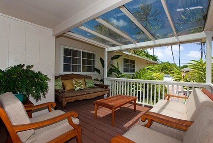 Ocean Beachfront Banyan Tree Beach House - Honolulu, Hawaii