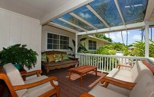 Ocean Beachfront Banyan Tree Beach House - Honolulu, Oahu, Hawaii