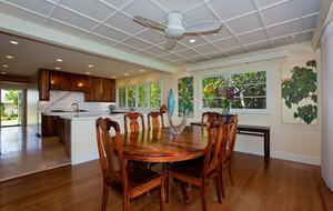 Ocean Beachfront Banyan Tree Beach House - Honolulu, Oahu, Hawaii