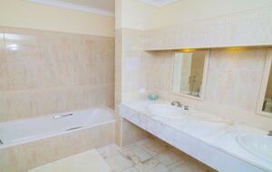 Casa Selatar - Quinta do Lago - Faro, Portugal