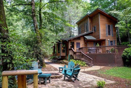 Creek Front Mountain Retreat