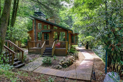 Creek Front Mountain Retreat