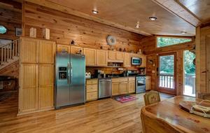 Creek Front Mountain Retreat - Hayesville, North Carolina