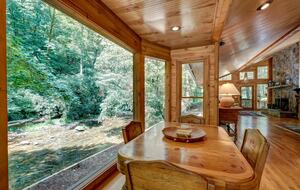 Creek Front Mountain Retreat - Hayesville, North Carolina