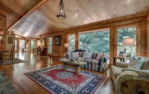 Creek Front Mountain Retreat - Hayesville, North Carolina