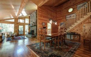Creek Front Mountain Retreat - Hayesville, North Carolina