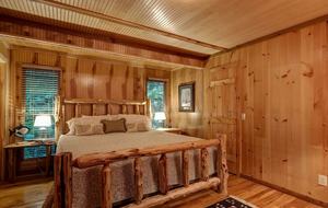 Creek Front Mountain Retreat - Hayesville, North Carolina