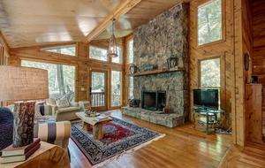 Creek Front Mountain Retreat - Hayesville, North Carolina