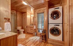 Creek Front Mountain Retreat - Hayesville, North Carolina