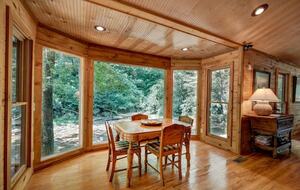 Creek Front Mountain Retreat - Hayesville, North Carolina