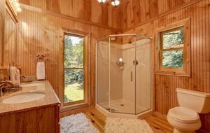 Creek Front Mountain Retreat - Hayesville, North Carolina