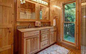 Creek Front Mountain Retreat - Hayesville, North Carolina