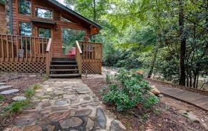 Creek Front Mountain Retreat - Hayesville, North Carolina