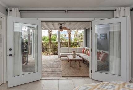 Contemporary Beach House Close to the Beach - Neptune Beach, Florida
