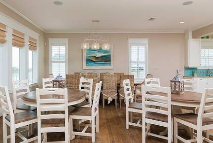 The Veranda- Upscale, Private Gulf Front Beach Home
