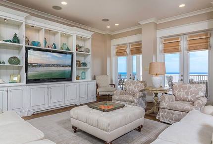The Veranda- Upscale, Private Gulf Front Beach Home