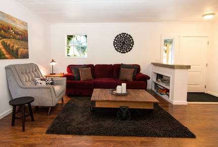 Enriquez Vineyard Cottage - Forestville, California