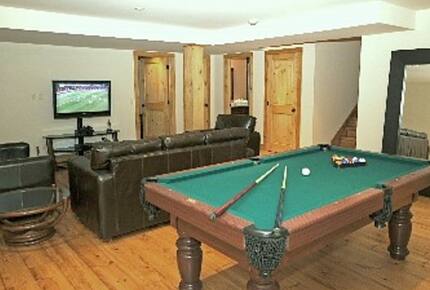 Chalet RiverLog - Mont Tremblant, Canada