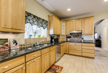 Gorgeous Home Nestled in the Pines of the Country Club - Flagstaff, Arizona