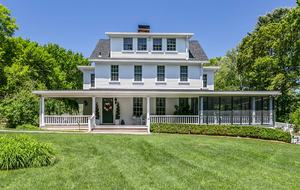 Madison Connecticut Estate - Walking Distance to the Shore! - Madison, Connecticut