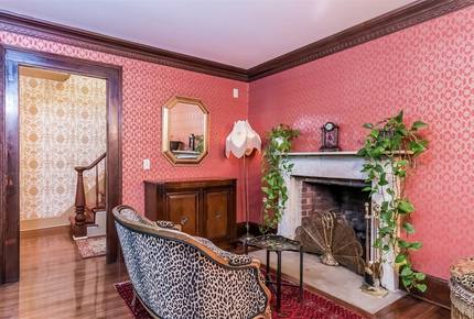 Madison Connecticut Estate - Walking Distance to the Shore! - Madison, Connecticut