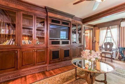 Madison Connecticut Estate - Walking Distance to the Shore! - Madison, Connecticut