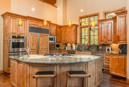 Luxe Vail Estate - High Point - Vail, Colorado