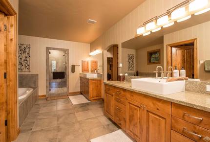 Luxe Vail Estate - High Point - Vail, Colorado