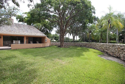 Villa Chloe Lakeview
