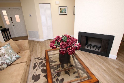 Villa Chloe Lakeview