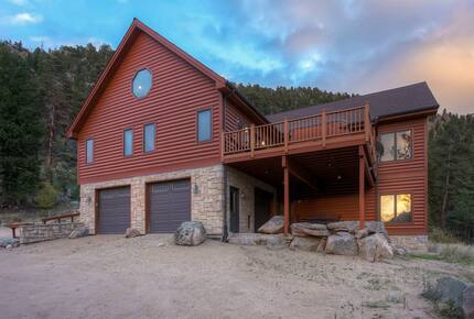 Narrow Trail - Stunning Mountain Home