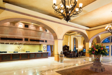 Villa Del Arco Beach Resort