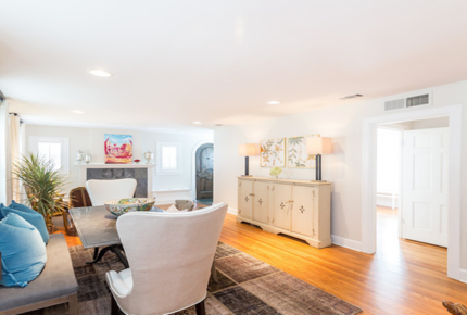 Austin Remodeled Charmer Close to Downtown and UT! Sleeps 10 - Austin, Texas