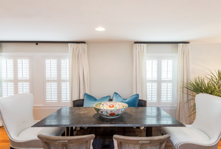 Austin Remodeled Charmer Close to Downtown and UT! Sleeps 10 - Austin, Texas