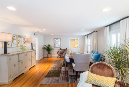 Austin Remodeled Charmer Close to Downtown and UT! Sleeps 10 - Austin, Texas