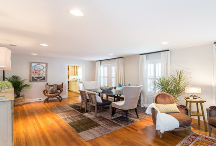 Austin Remodeled Charmer Close to Downtown and UT! Sleeps 10 - Austin, Texas