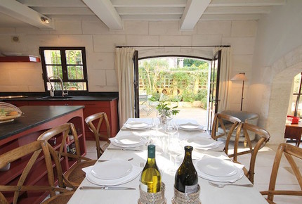 French Countryside Cottage - Fontvieille, France