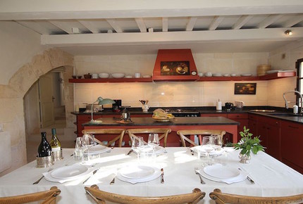 French Countryside Cottage - Fontvieille, France