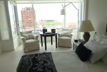 Malecon II Beachfront Condo - Punta del este, Uruguay