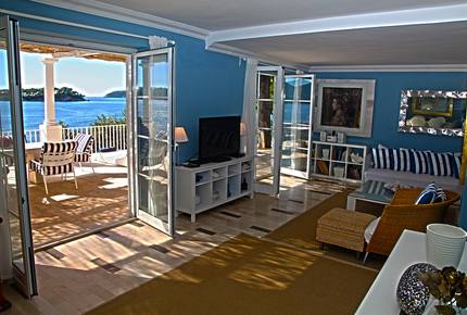 Mey's Place beach villa