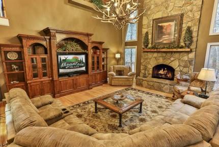 Mountain Waters Lodge - Ellijay, Georgia