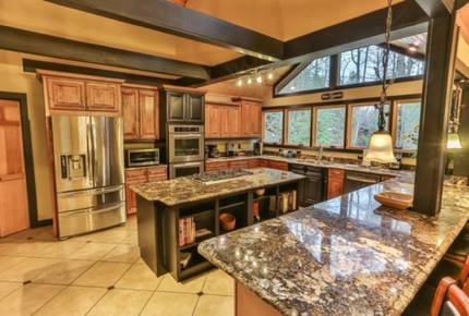 Mountain Waters Lodge - Ellijay, Georgia