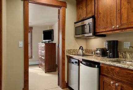 Grand Lodge 4 Bedroom Ski-in/Ski-out Luxury Residence - Breckenridge, Colorado