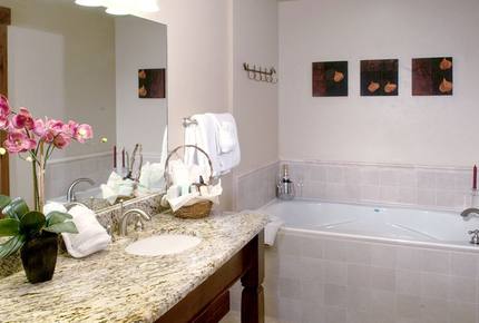 Grand Lodge 4 Bedroom Ski-in/Ski-out Luxury Residence - Breckenridge, Colorado