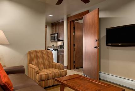 Grand Lodge 4 Bedroom Ski-in/Ski-out Luxury Residence - Breckenridge, Colorado