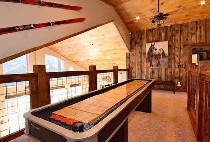 Howling Wolf Lodge - Big Bear, California