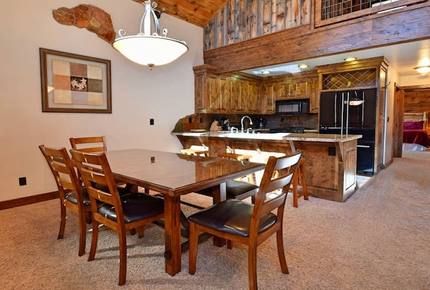 Howling Wolf Lodge - Big Bear, California