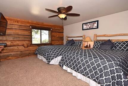 Howling Wolf Lodge - Big Bear, California