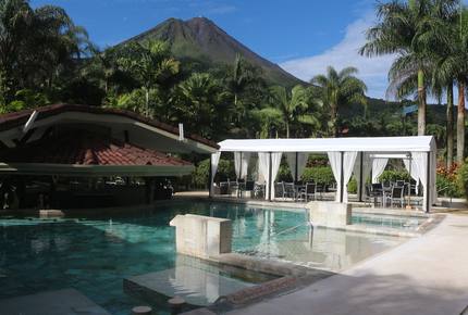 CURATED FAMILY BONDINGS - Rainforest & Beach Adventure, Costa Rica